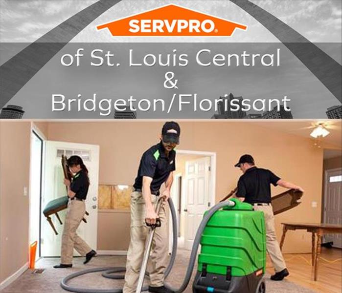 The St. Louis Arch and SERVPRO technicians cleaning